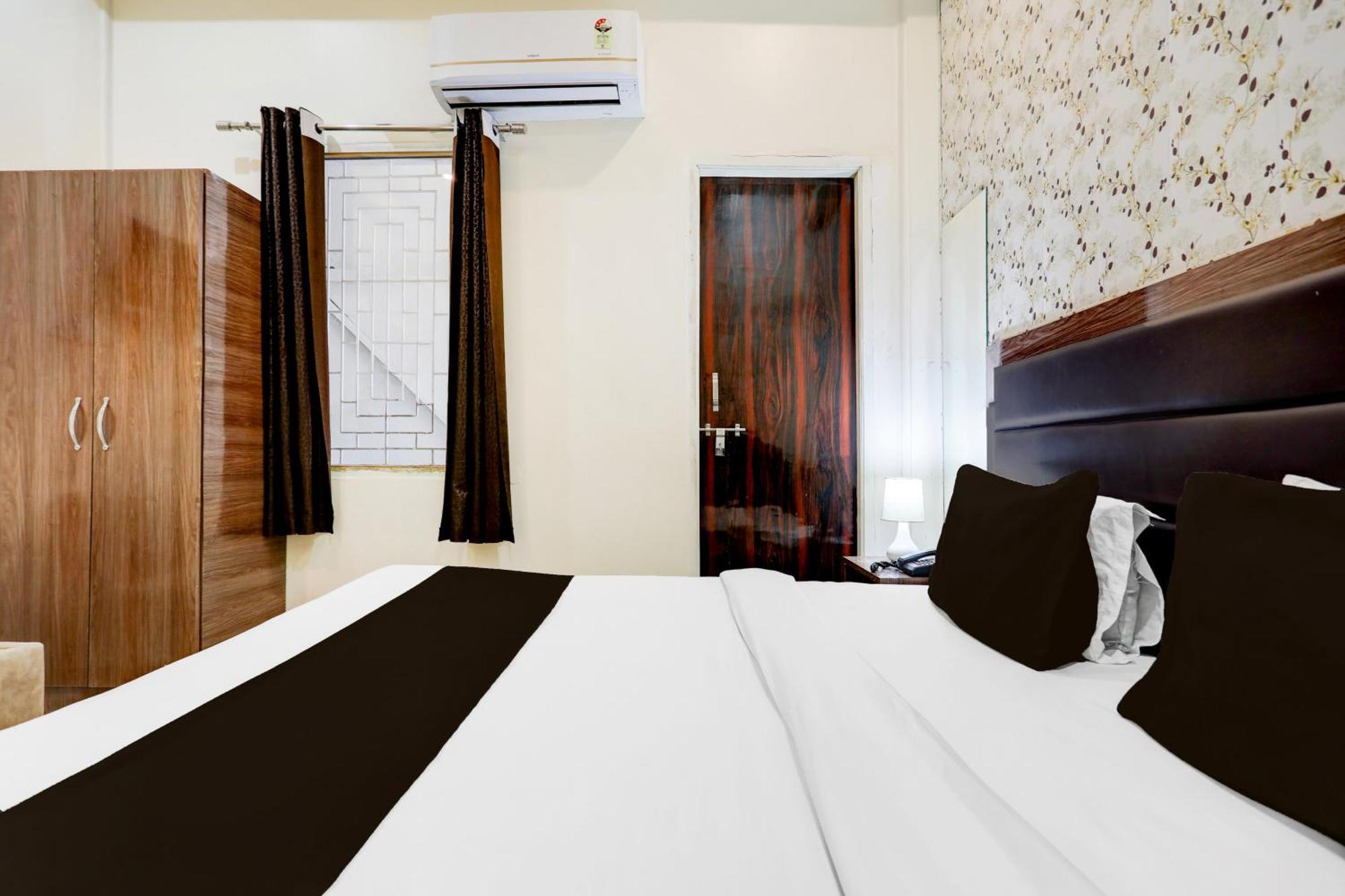 Super Hotel O Sankat Mochan Gandhi Nagar Kakarmatha Экстерьер фото